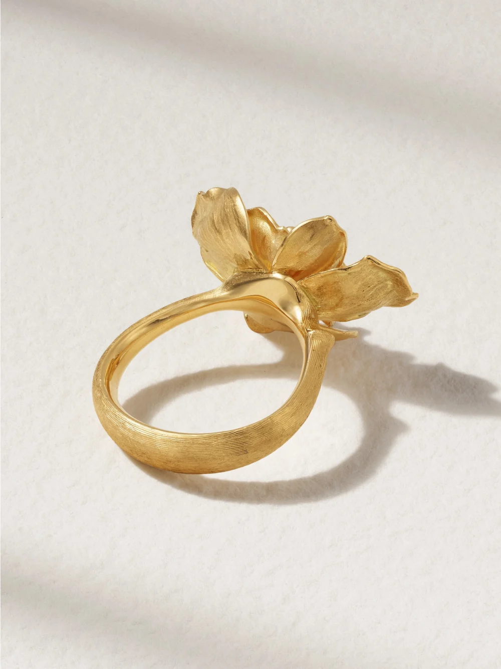 Back view of the Ole Lynggaard Copenhagen Wild Rose 18-karat Gold Diamond Ring