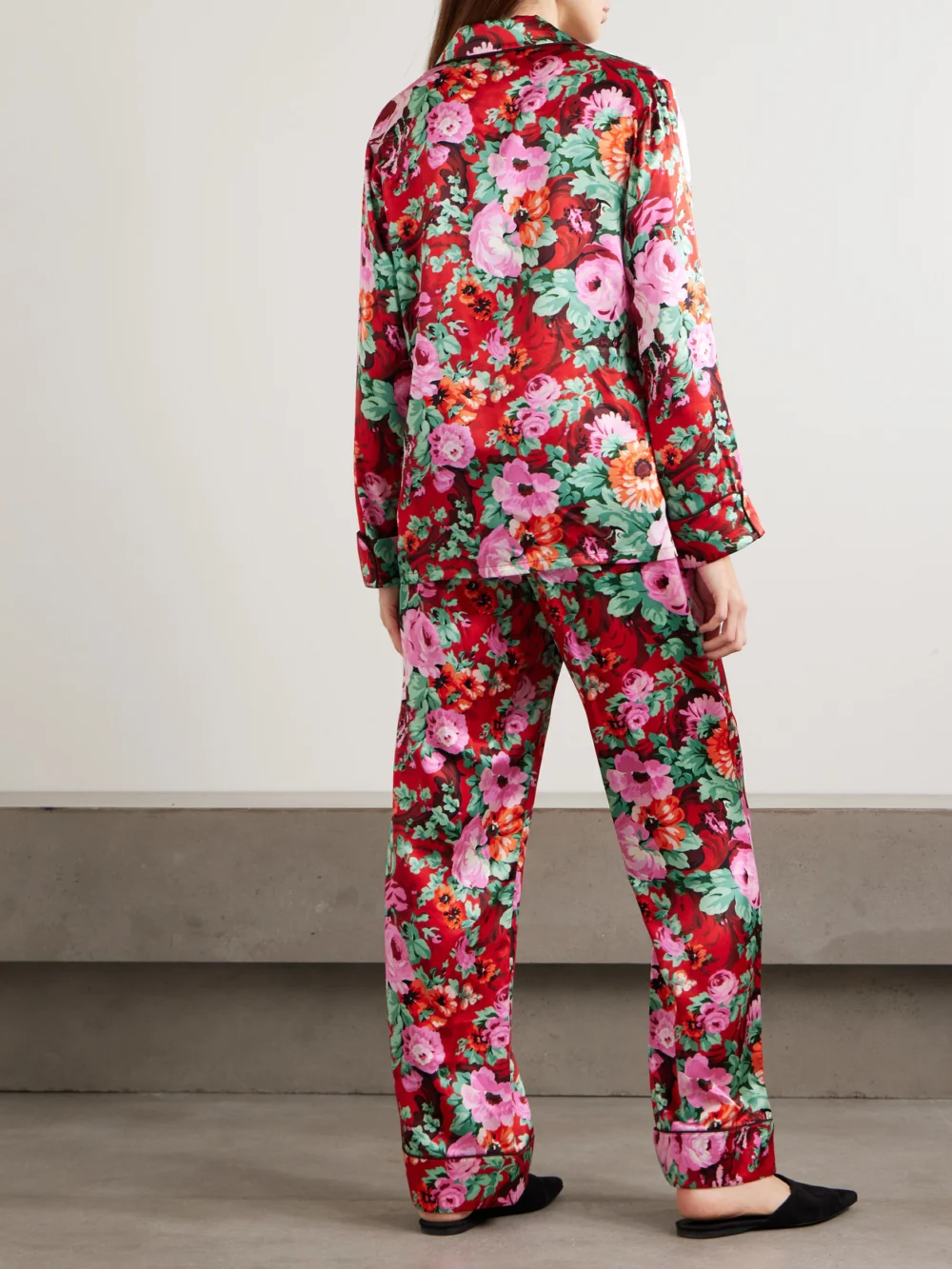 Back view of the Olivia von Halle Lila Floral-print Silk-satin Pajama Set