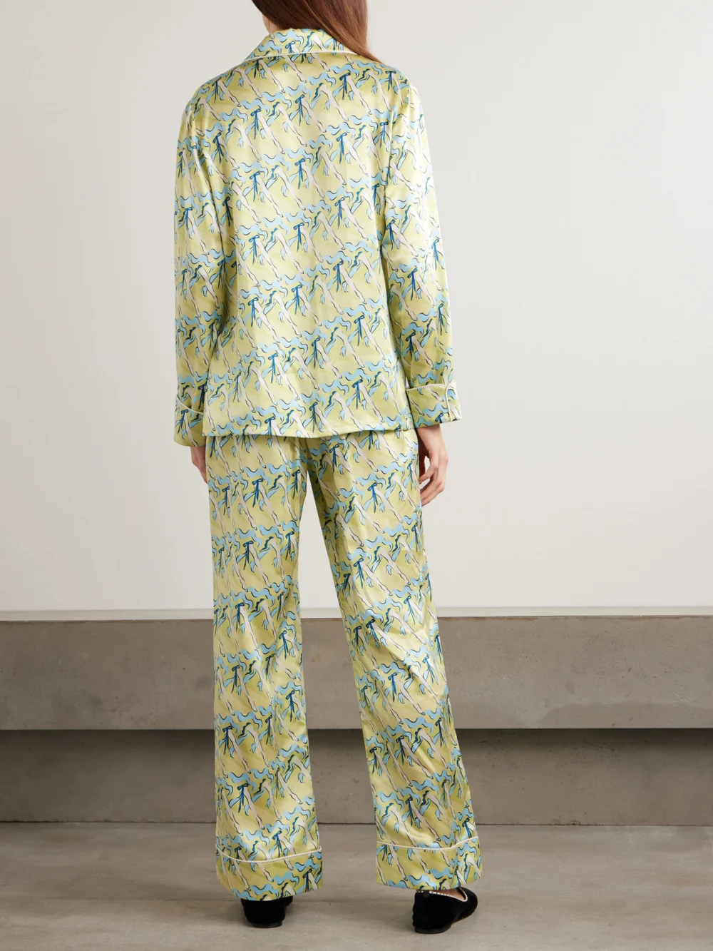 Back view of the Olivia von Halle Lila Printed Silk-satin Pajama Set