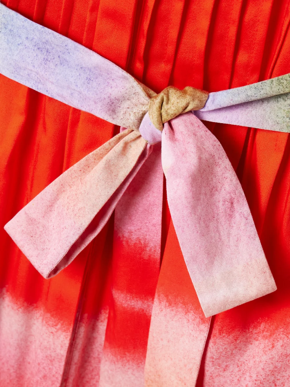 Close-up detail of the Oscar de la Renta Belted Pintucked Printed Cotton-blend Poplin Maxi Dress