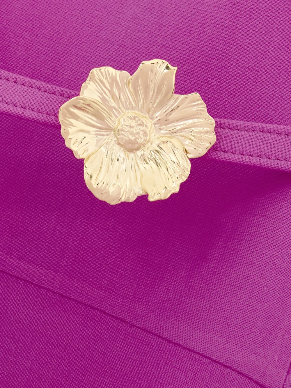 Close-up detail of the Oscar de la Renta Belted Wool-blend Midi Dress