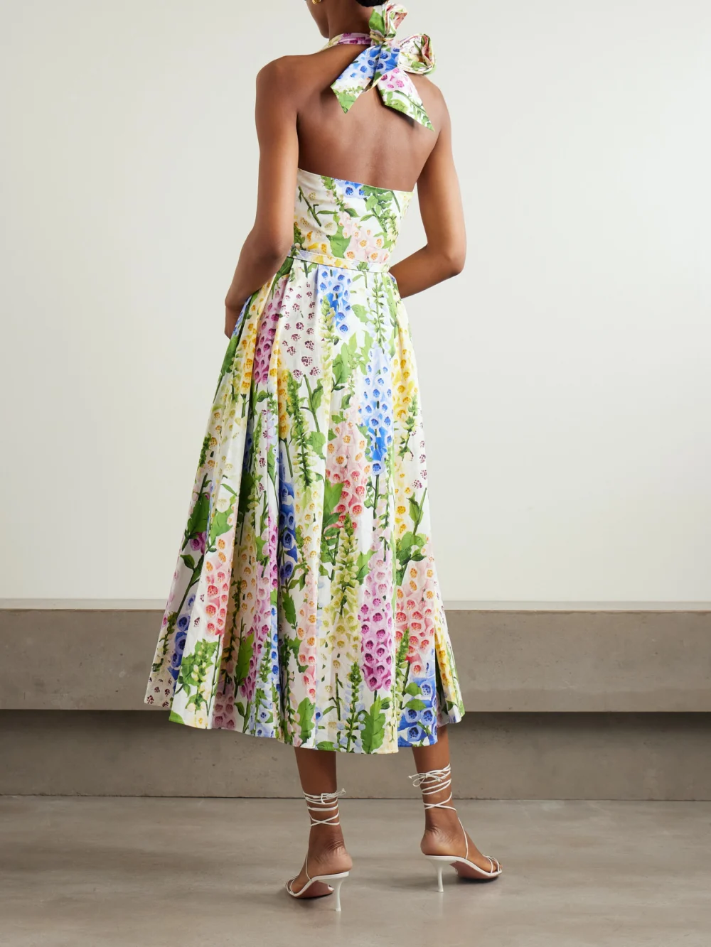 Back view of the Oscar de la Renta Foxgloves Belted Floral-print Cotton-blend Poplin Midi Dress
