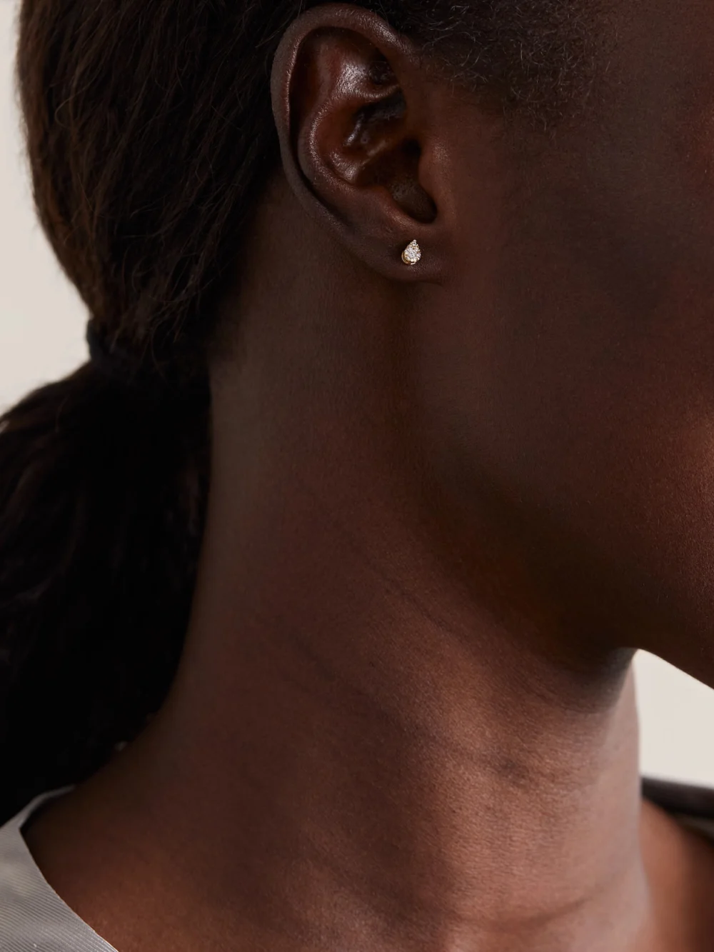 Persée 18-karat Gold Diamond Single Earring, styled view