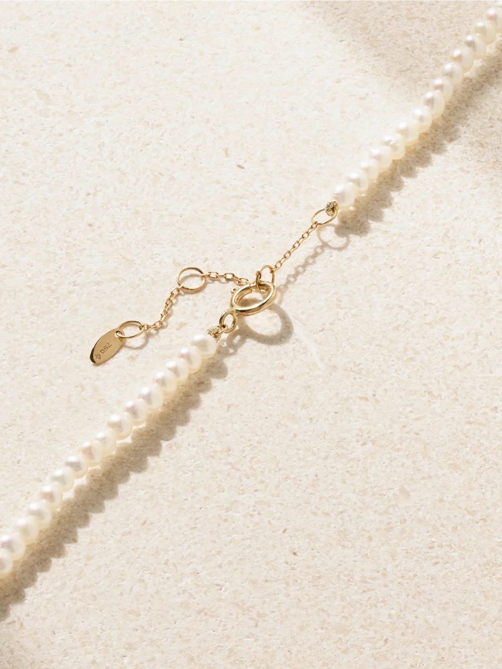 Back view of the Persée 18-karat Gold, Pearl and Diamond Necklace