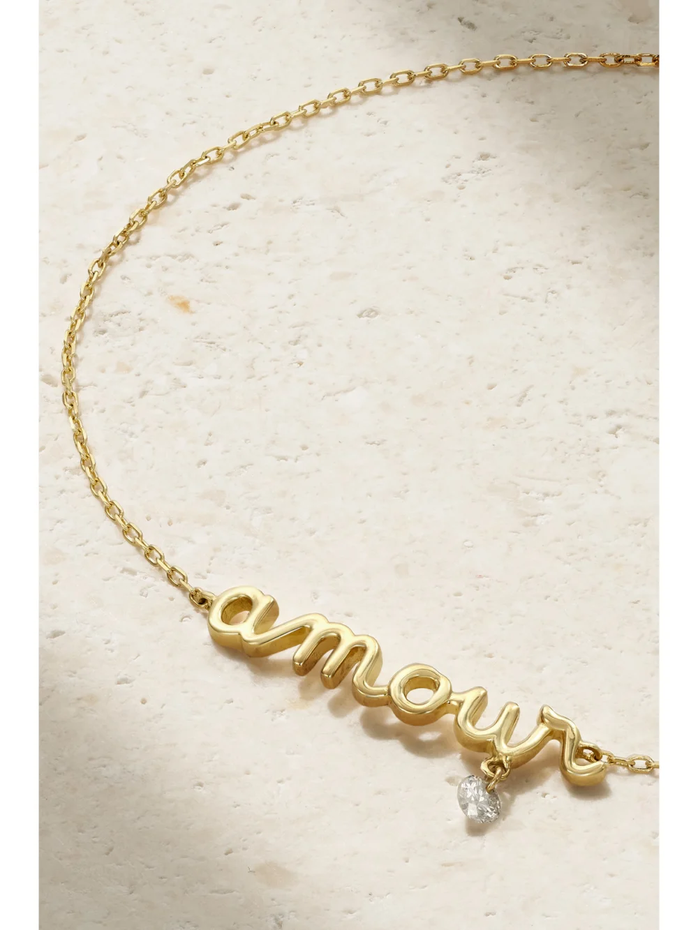 Close-up detail of the Persée Amour 18-karat Gold Diamond Bracelet