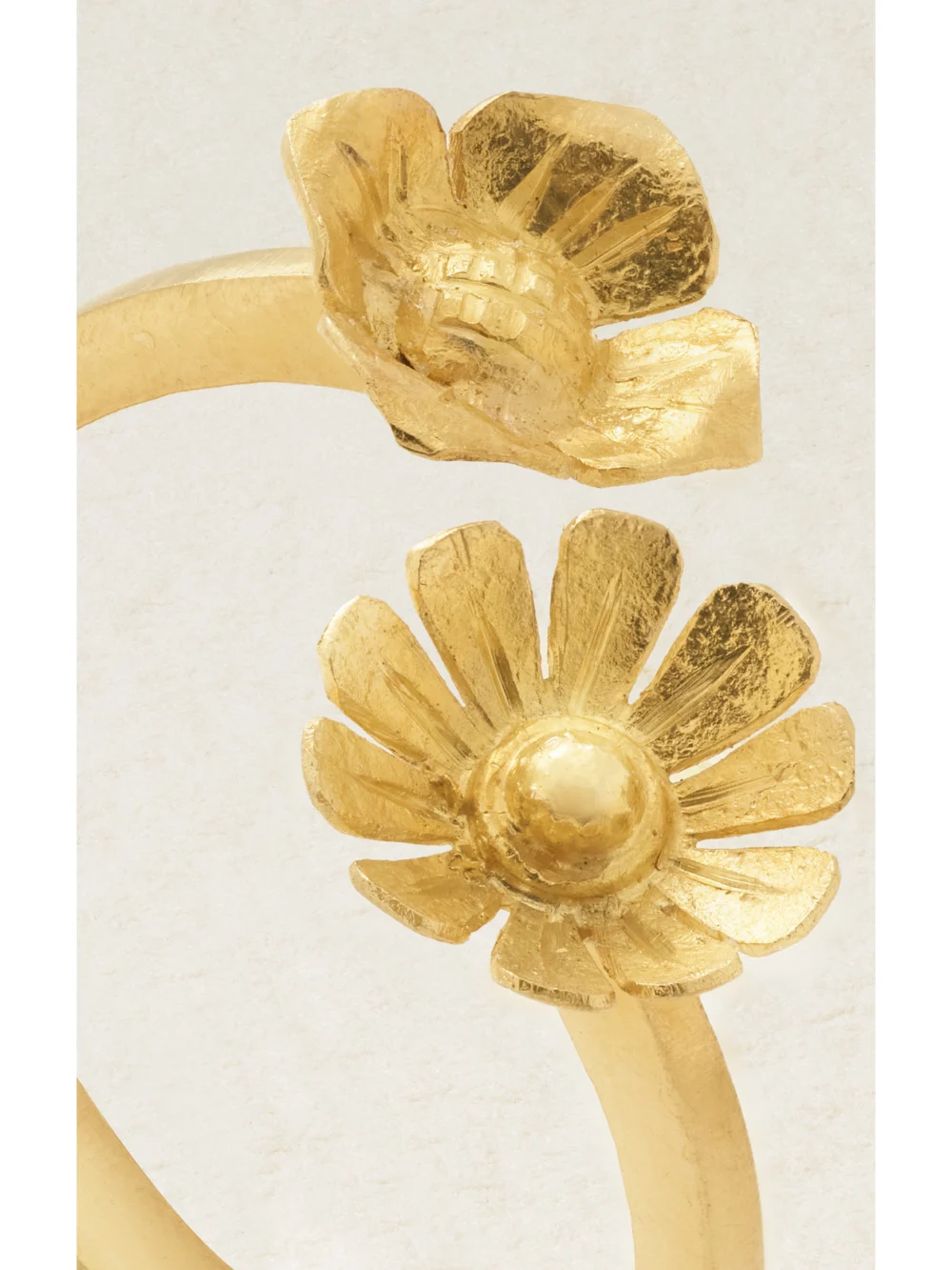Close-up detail of the Pippa Small 18-karat Gold Ring