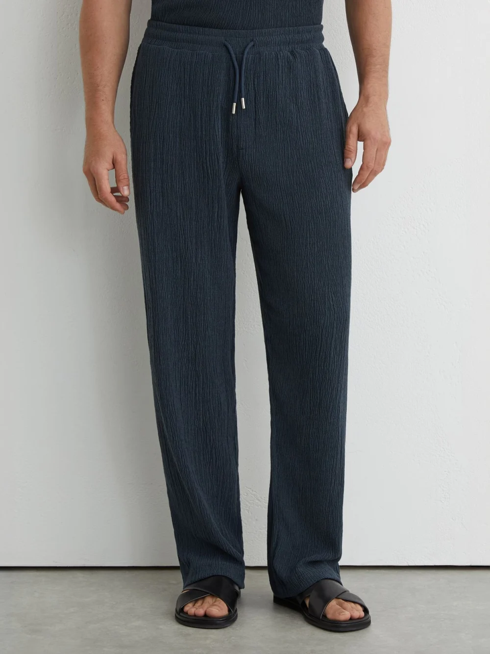 Reiss Airforce Blue Plissé Relaxed Drawstring Trousers, view 4