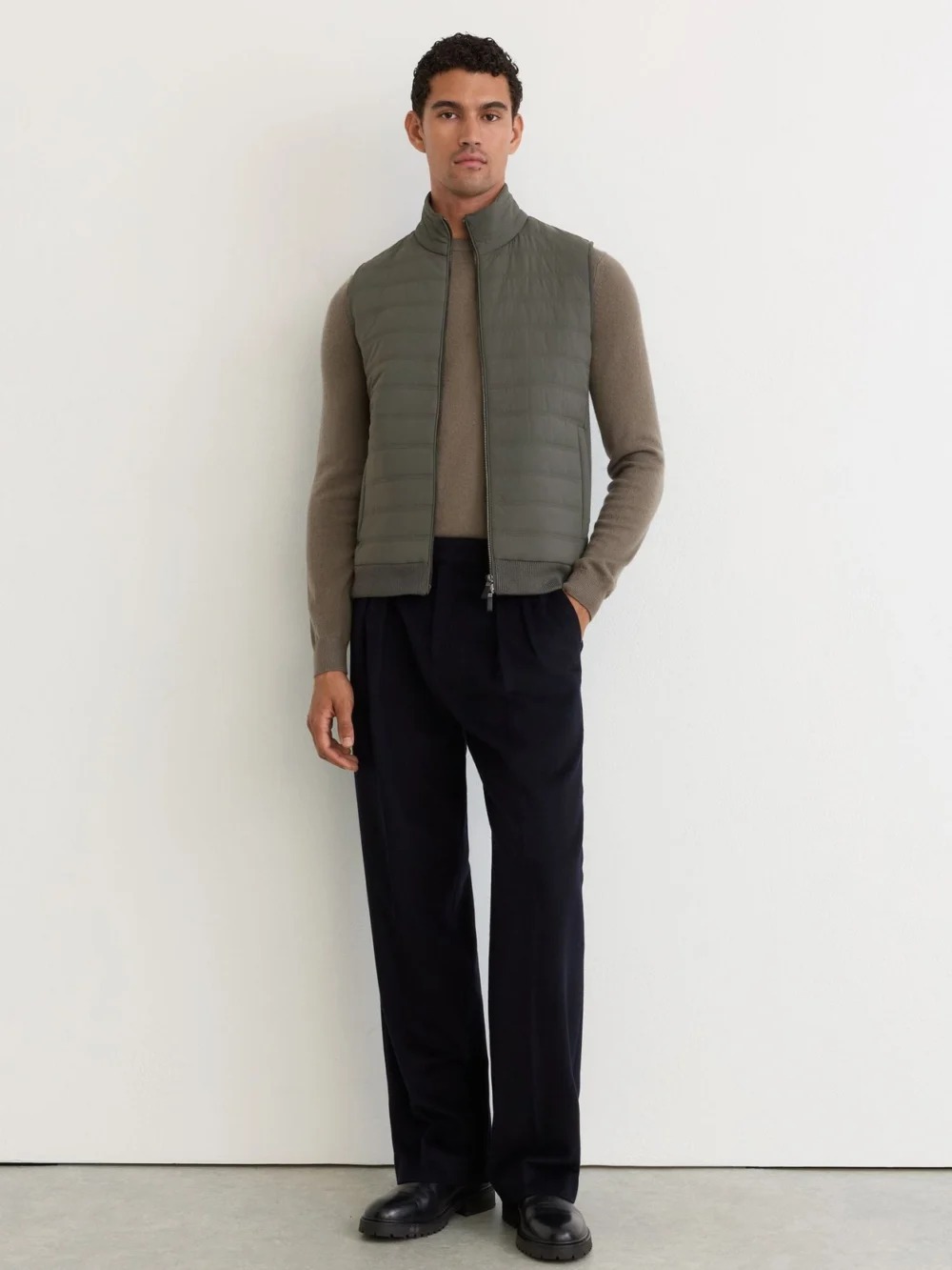 Reiss Army Green Quilted Funnel-neck Knitted Gilet, view 4