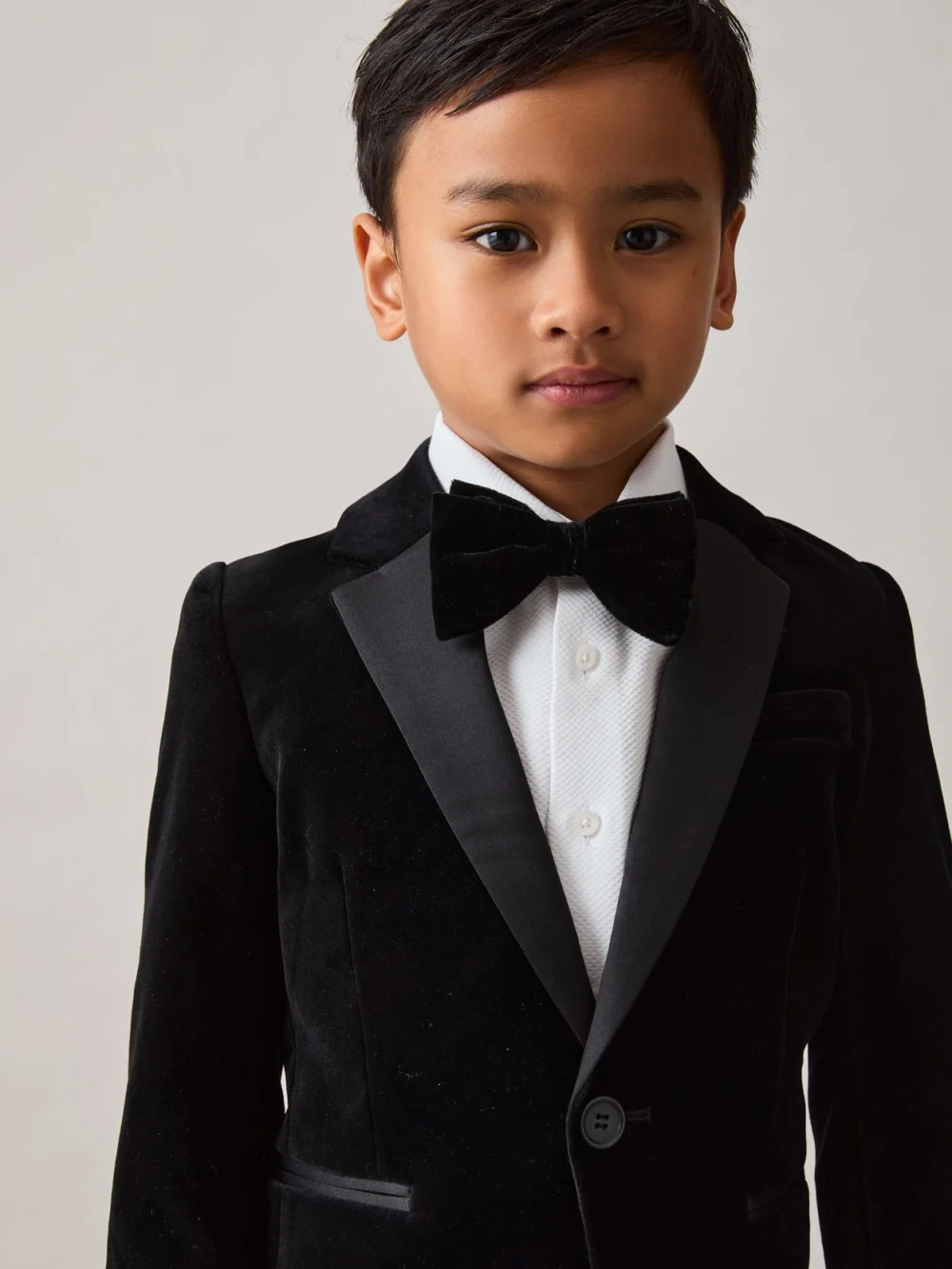 Reiss Black 3-9 yrs Single-breasted Velvet Blazer, view 3