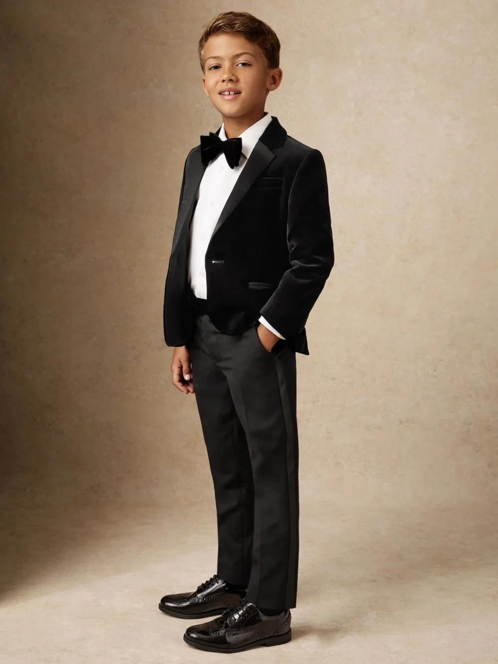 Reiss Black 3-9 yrs Single-breasted Velvet Tuxedo Blazer, view 3