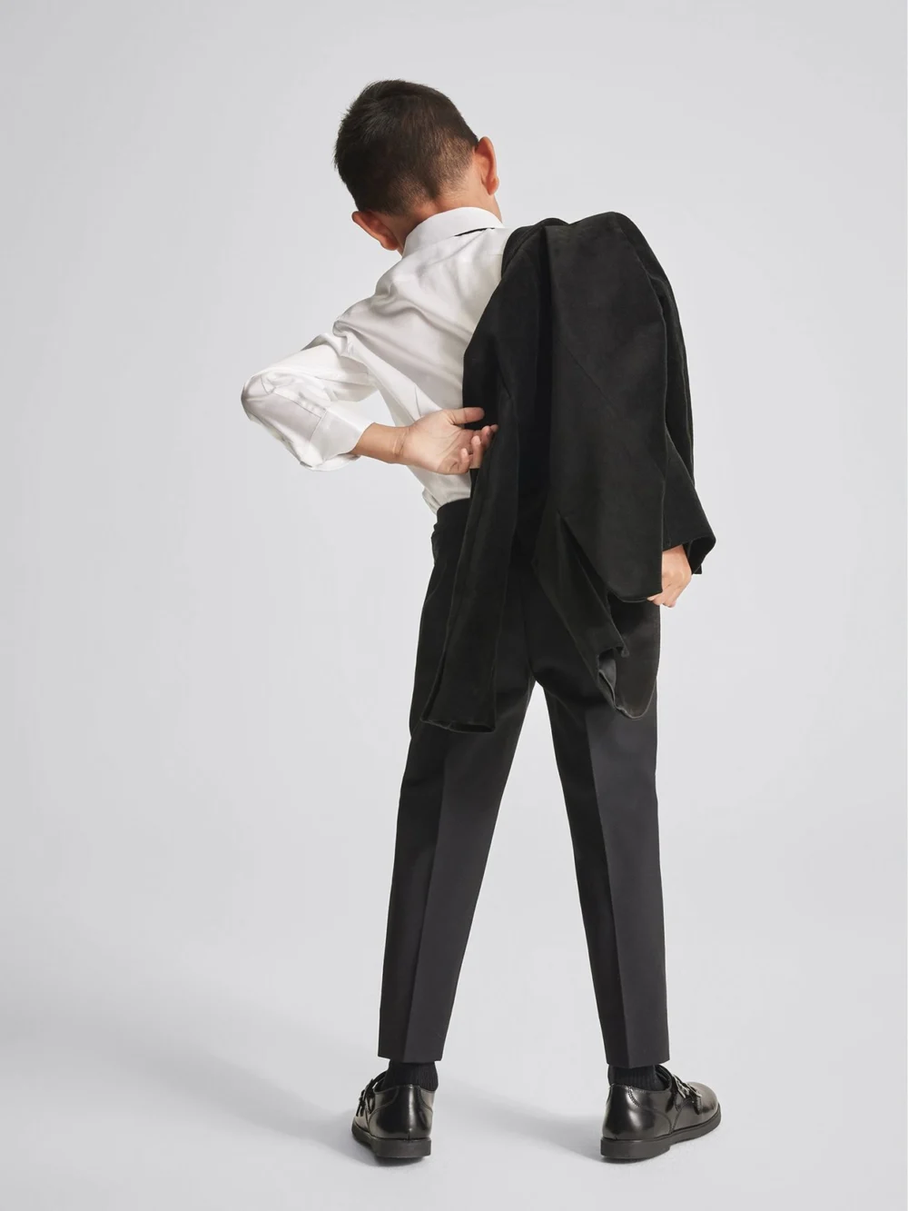Reiss Black 4-9 yrs Single Breasted Velvet Blazer, view 4