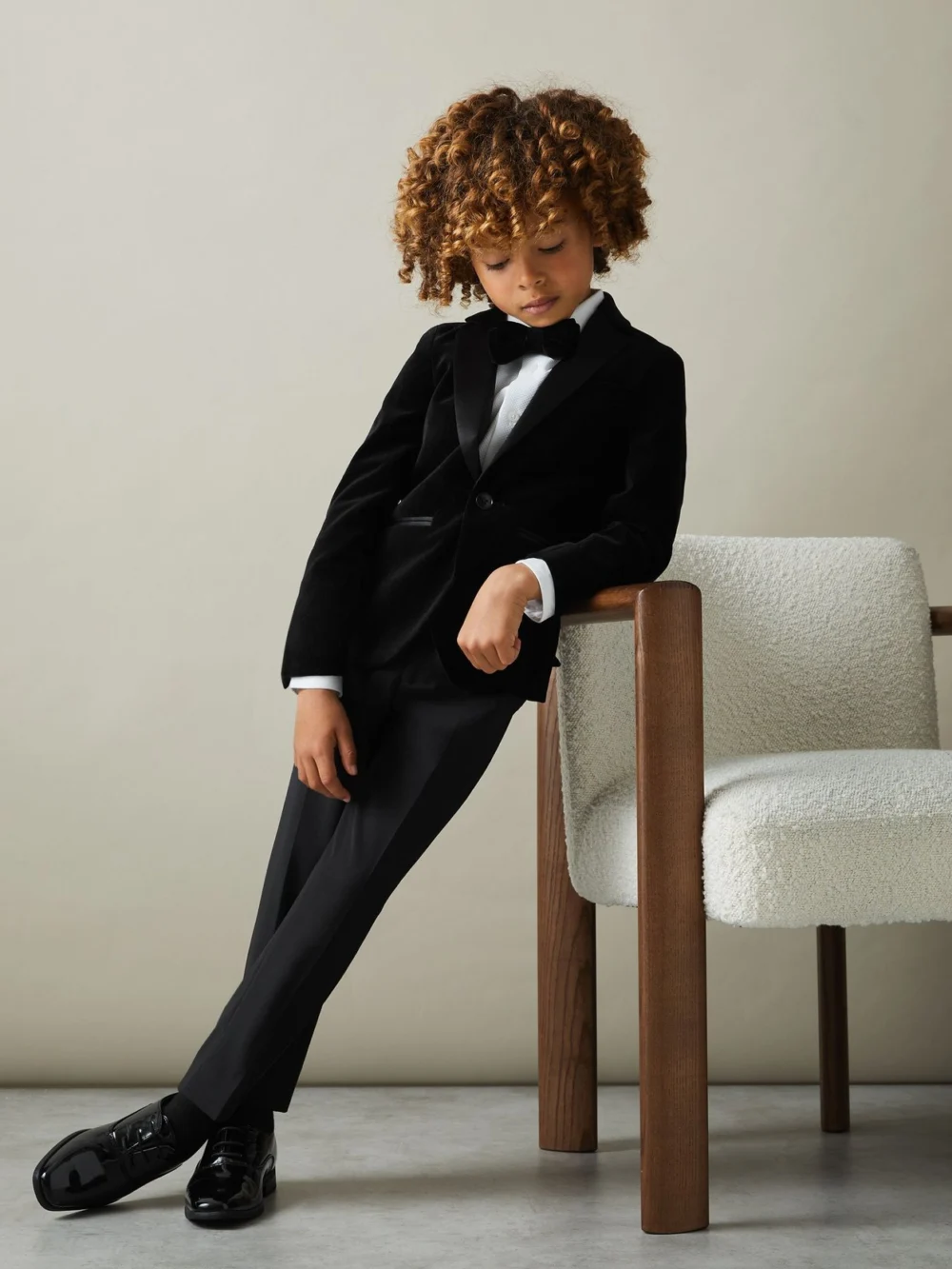 Reiss Black 4-9 yrs Single Breasted Velvet Blazer, view 5
