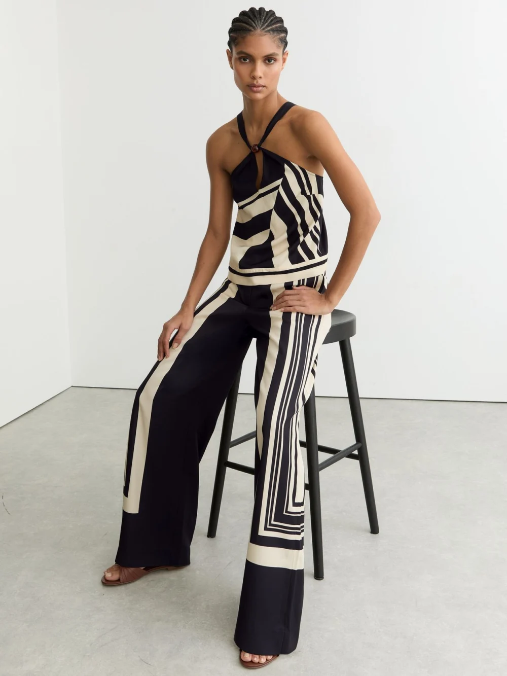 Reiss Black & White Petite Wide-leg Scarf-print Trousers in black/white