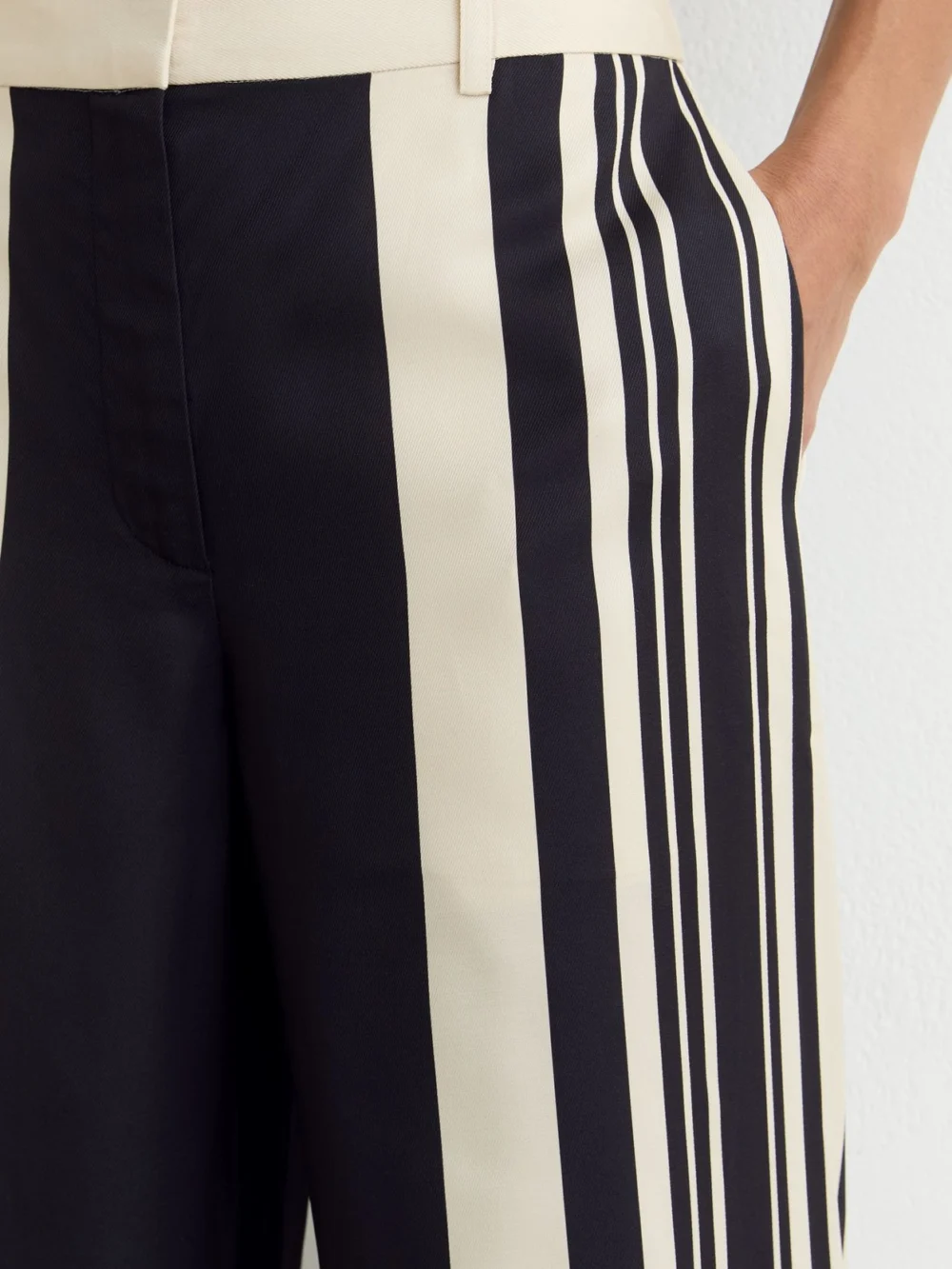 Reiss Black & White Petite Wide-leg Scarf-print Trousers, view 4