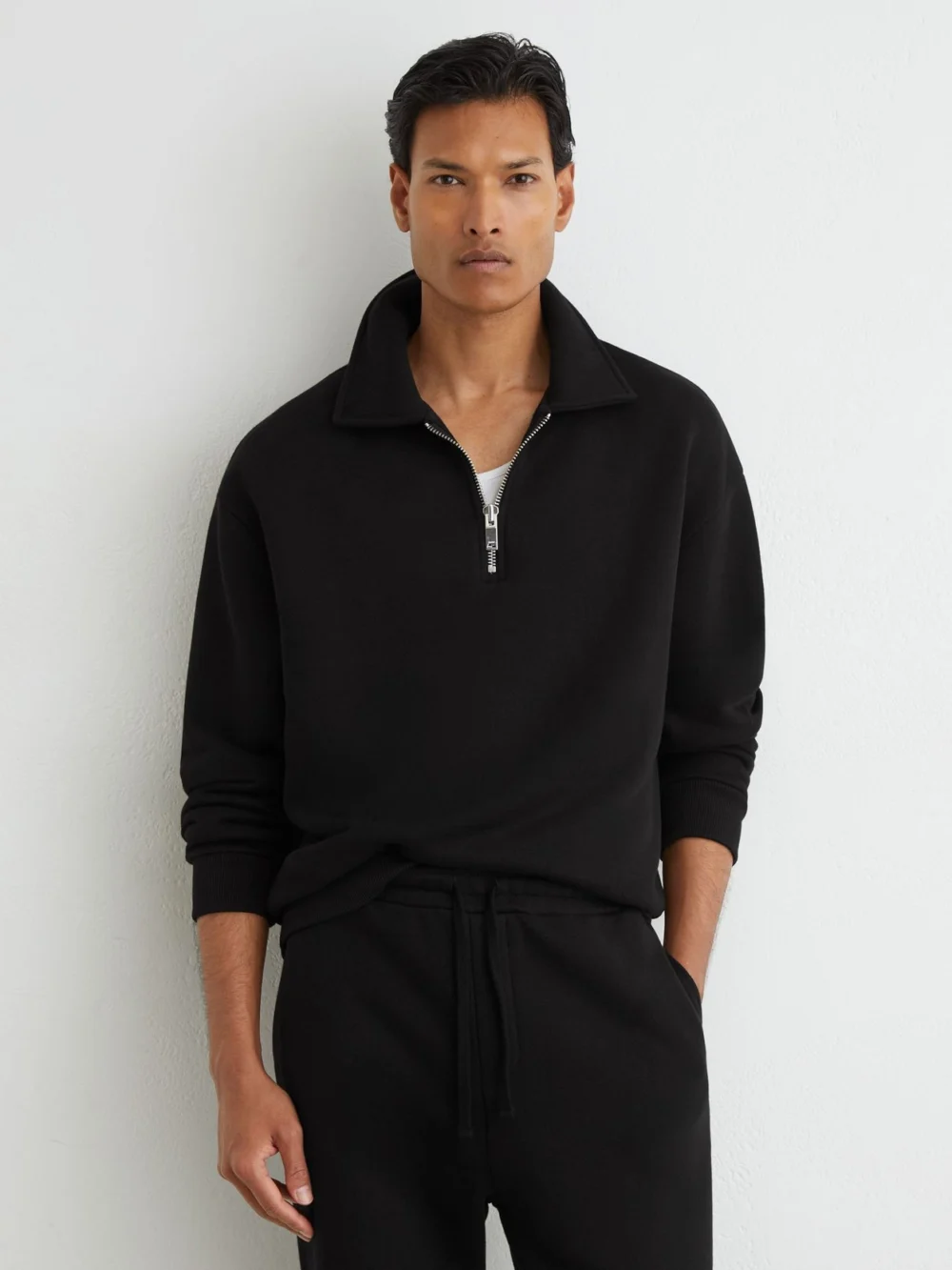 Reiss Black Cotton-blend Heavyweight Zip Sweatshirt, view 3
