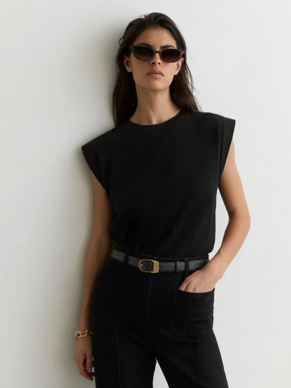 Reiss Black Cotton Cap-sleeve T-shirt, view 4