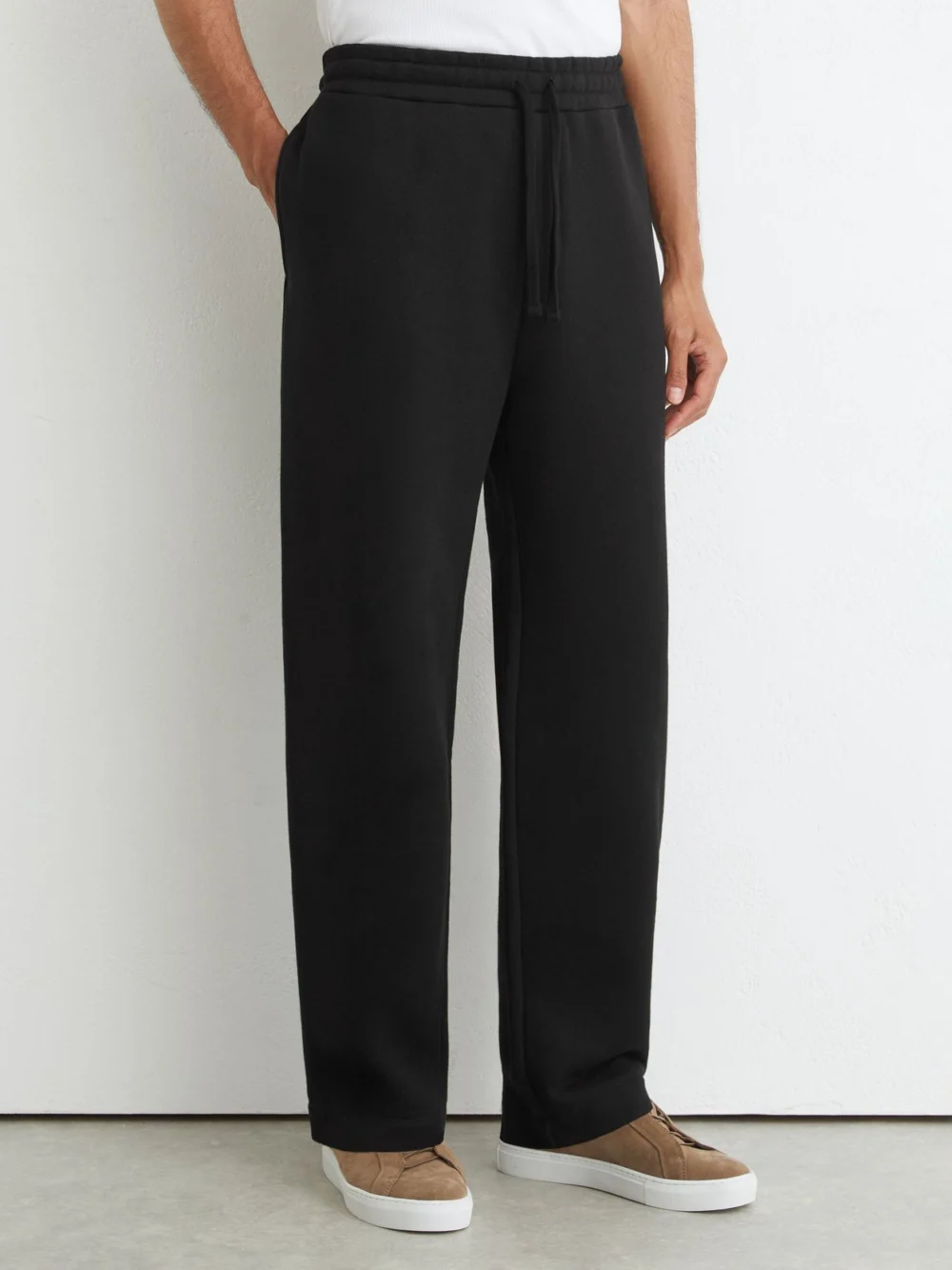 Reiss Black Cotton Heavyweight Straight-leg Joggers, view 3