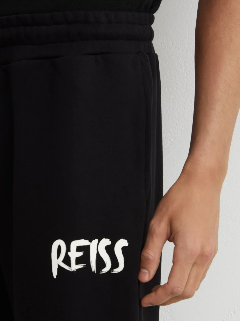 Reiss Black Cotton Logo-print Cuffed Joggers, view 3