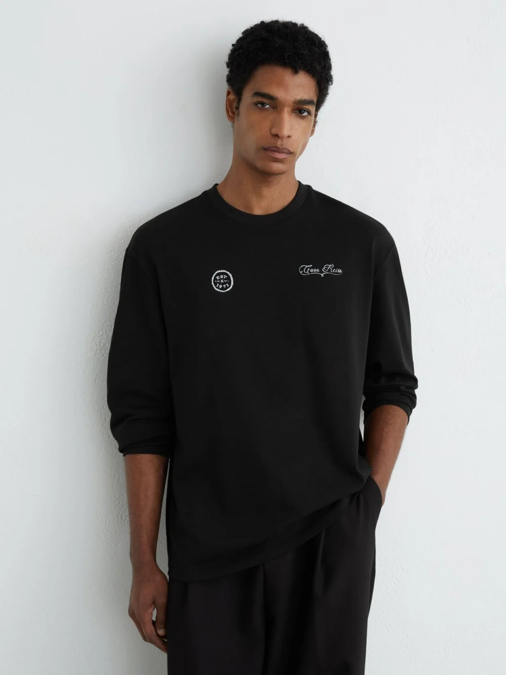 Reiss Black Cotton Motif Long-sleeve Relaxed T-shirt, view 3