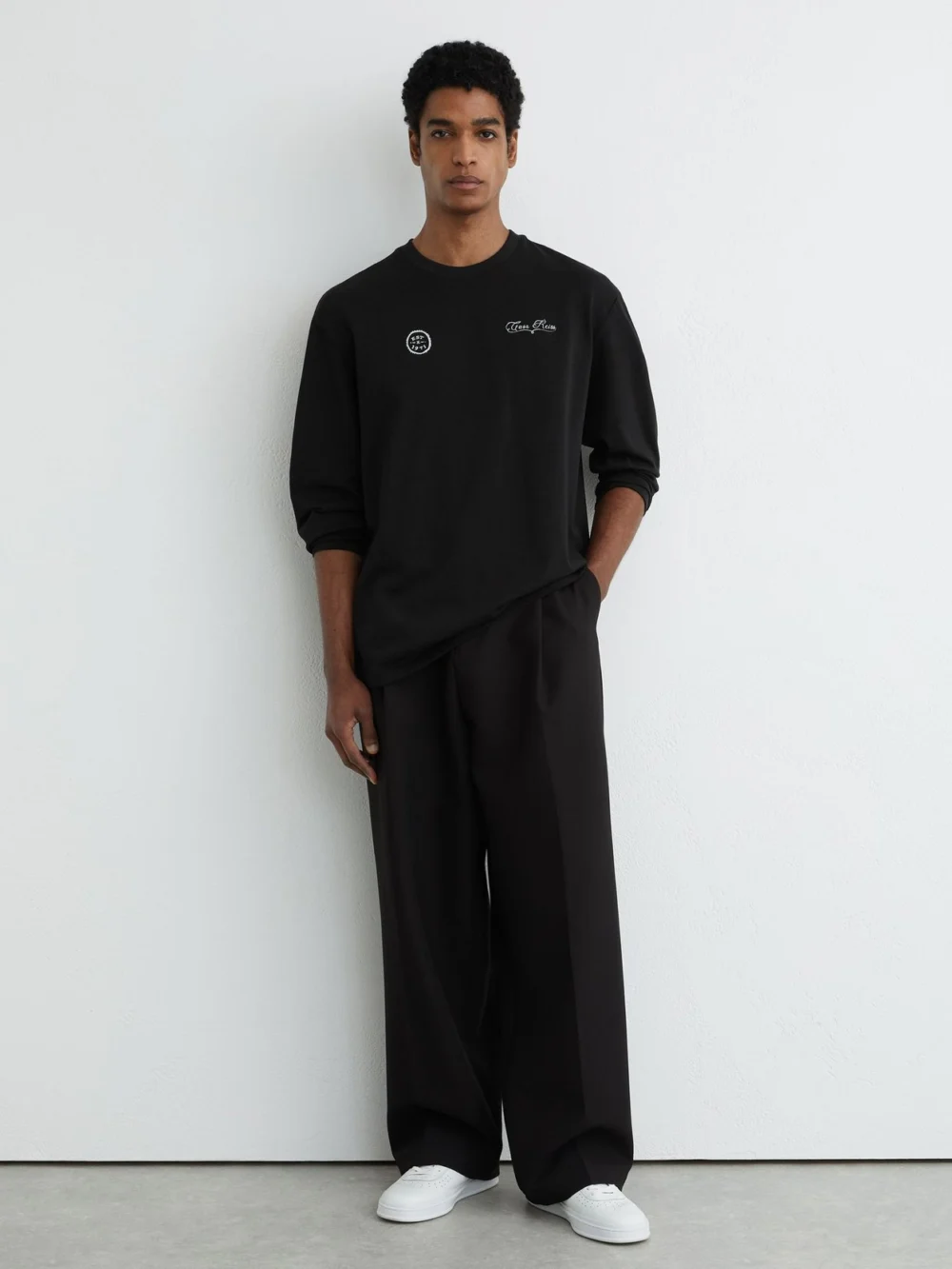 Reiss Black Cotton Motif Long-sleeve Relaxed T-shirt, view 4