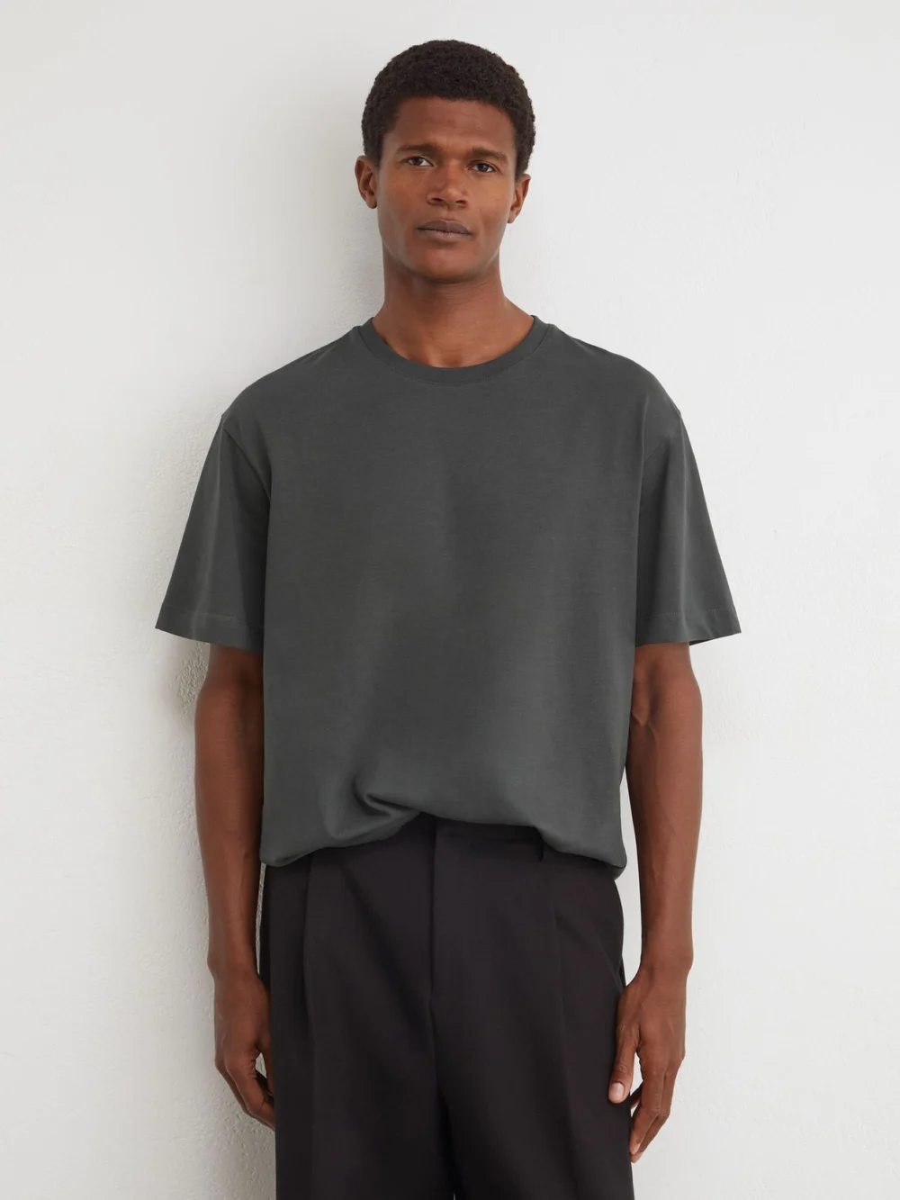 Reiss Black Cotton Oversized Dyed T-shirt, view 3