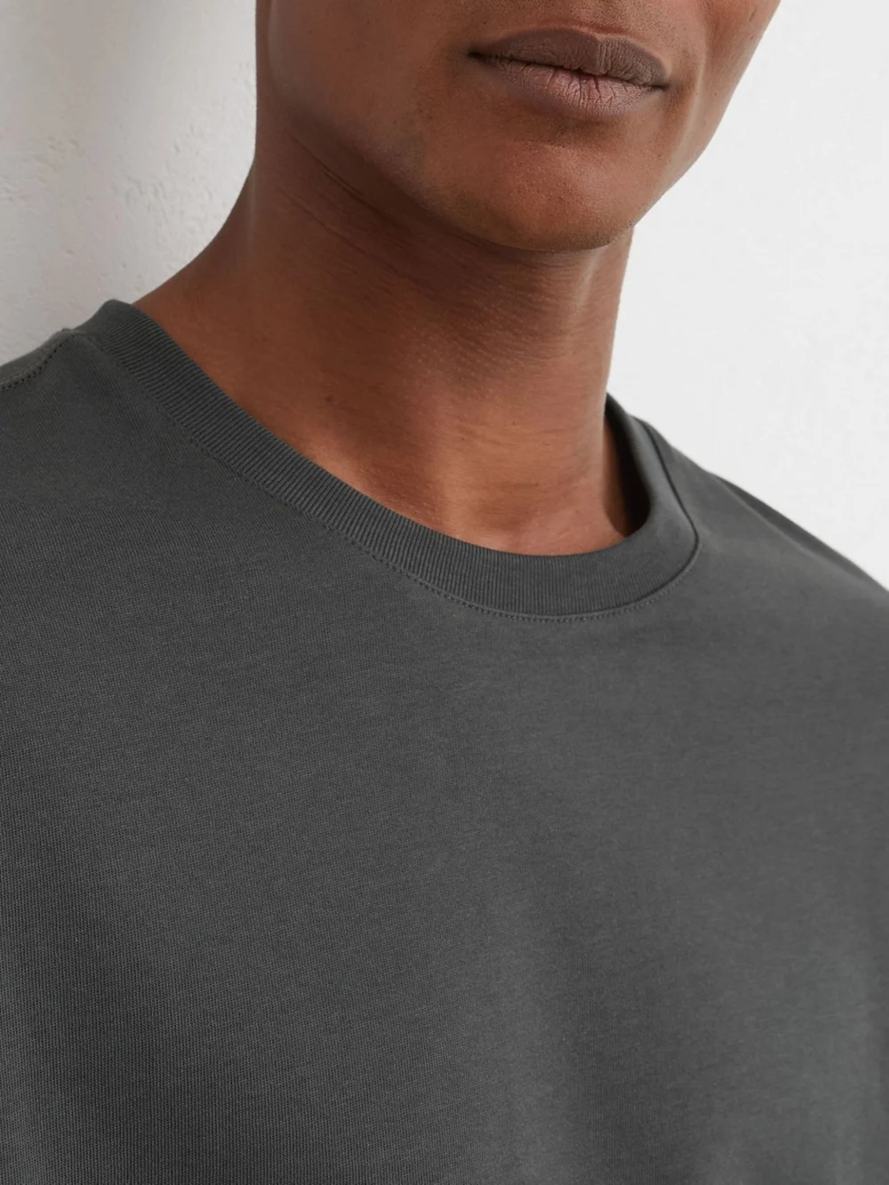 Reiss Black Cotton Oversized Dyed T-shirt, view 4