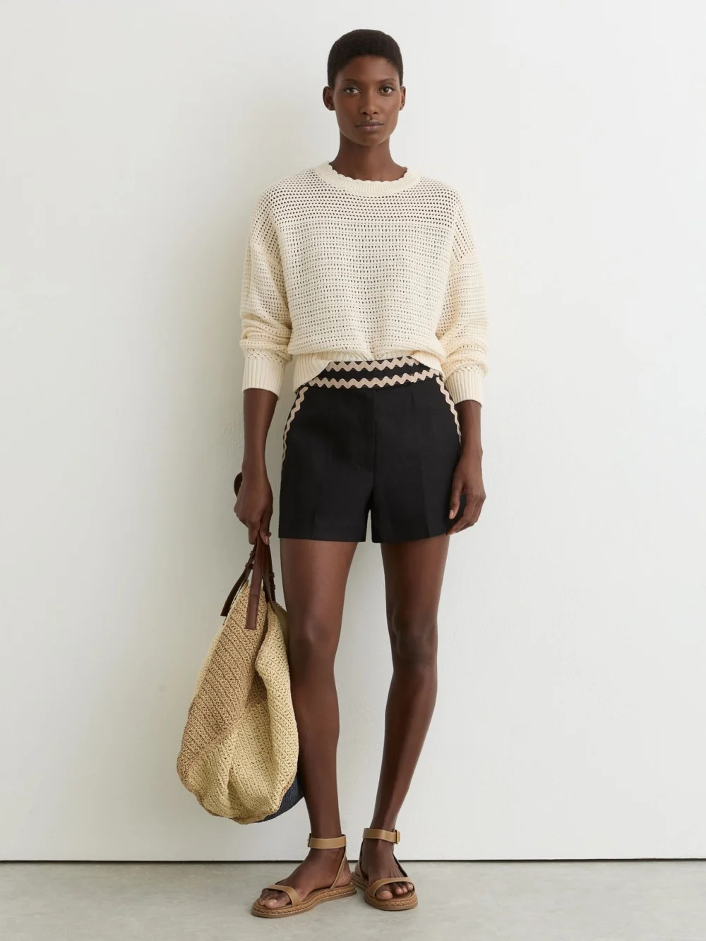 Reiss Black Linen Wave-trim Shorts, view 3