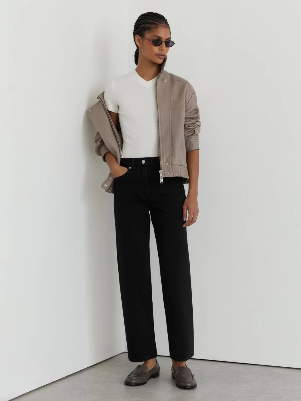 Reiss Black Mid-rise Straight-leg Jeans, view 5
