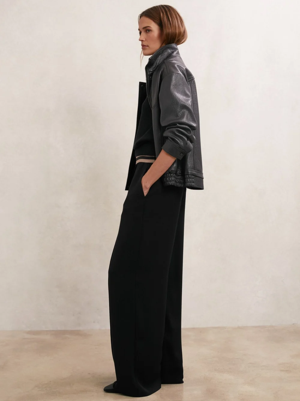 Reiss Black Petite Elasticated-waist Wide-leg Trousers, view 3