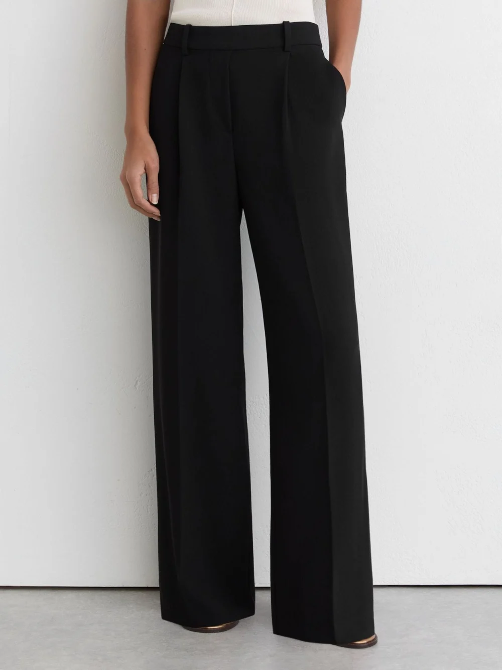 Reiss Black Petite Elasticated-waist Wide-leg Twill Trousers, view 4