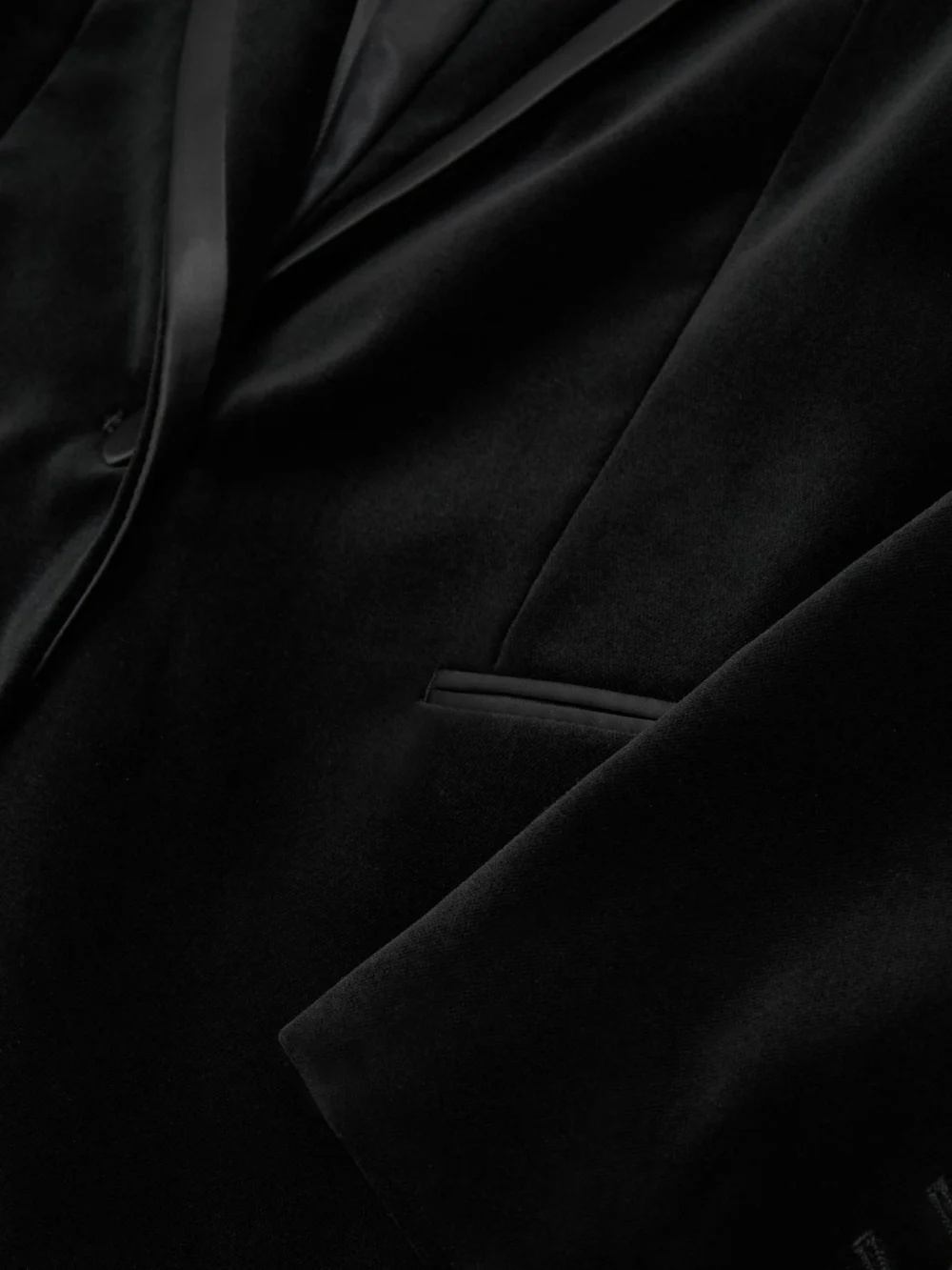 Reiss Black Petite Velvet Satin-trim Single-breasted Suit Blazer, view 2