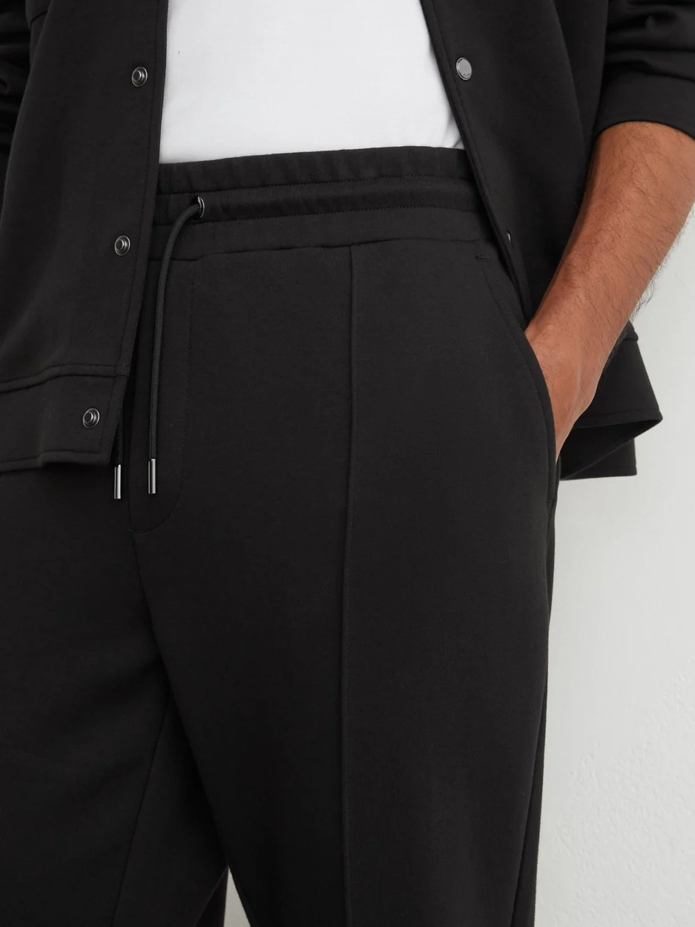 Reiss Black Sueded Interlock Jersey Cuffed Joggers, view 4