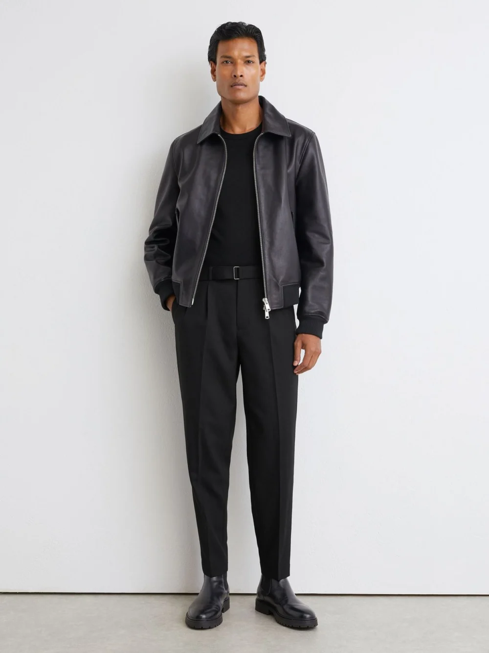 Reiss Black Tailored Fit Wool-blend Belted Pleated Trousers