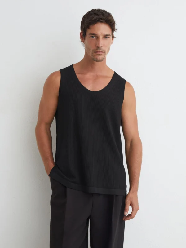 Reiss Black Textured-knit Round-neck Vest