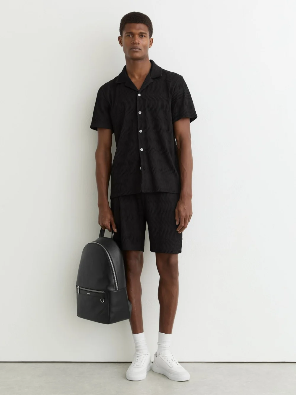 Reiss Black Textured-wave Drawstring Shorts