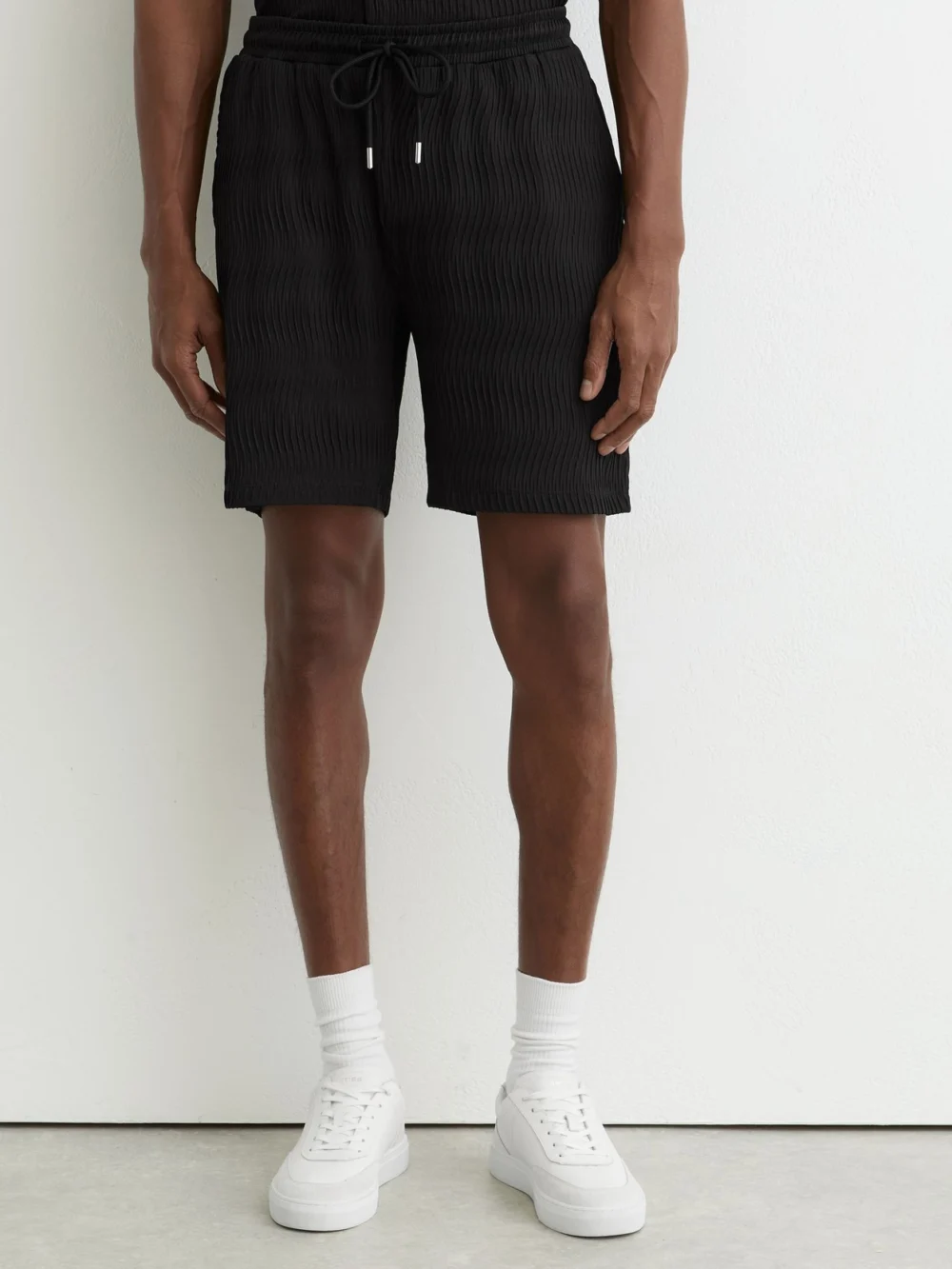 Reiss Black Textured-wave Drawstring Shorts, view 4