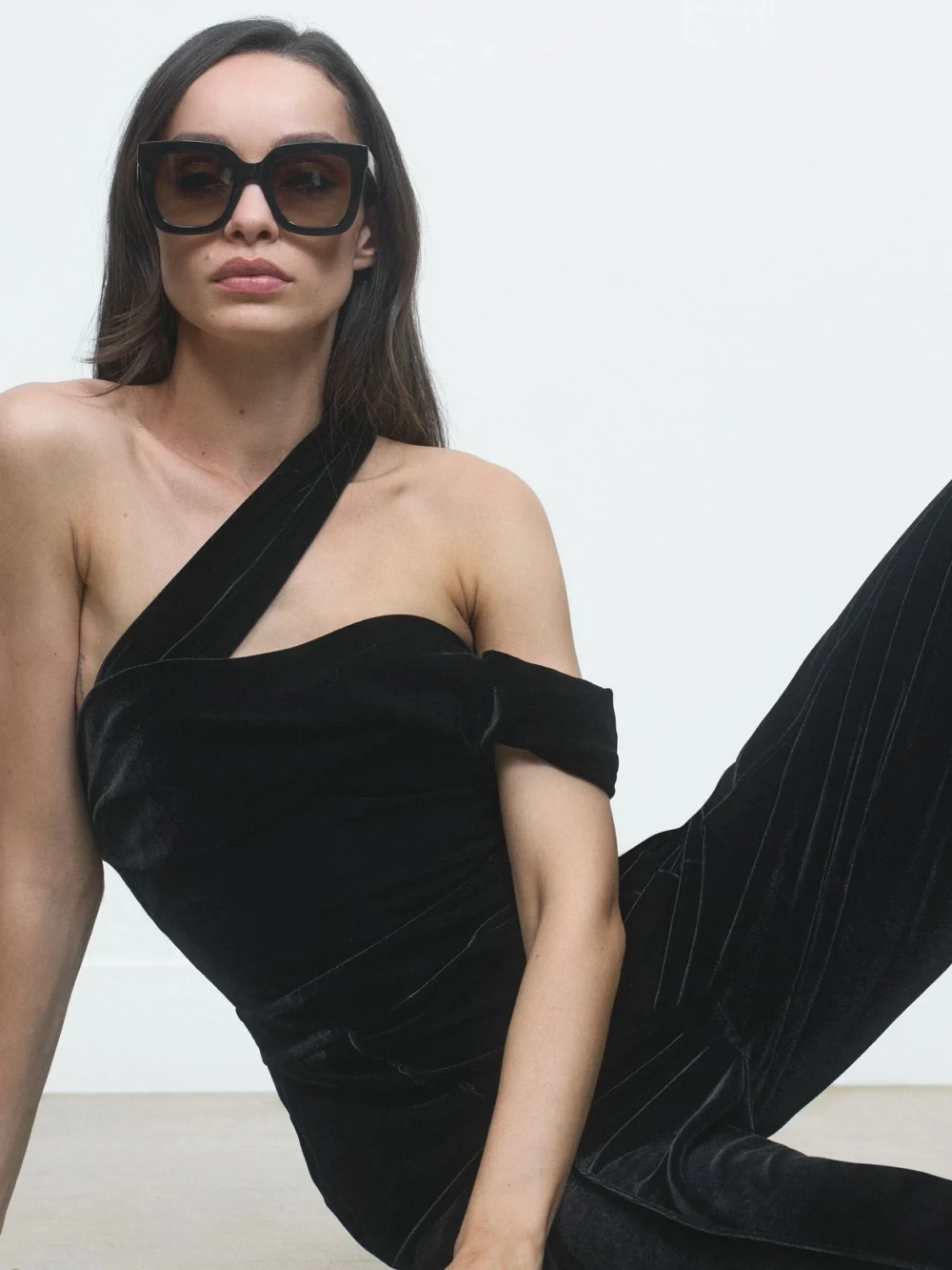 Reiss Black Velvet One-shoulder Wide-leg Jumpsuit, view 4