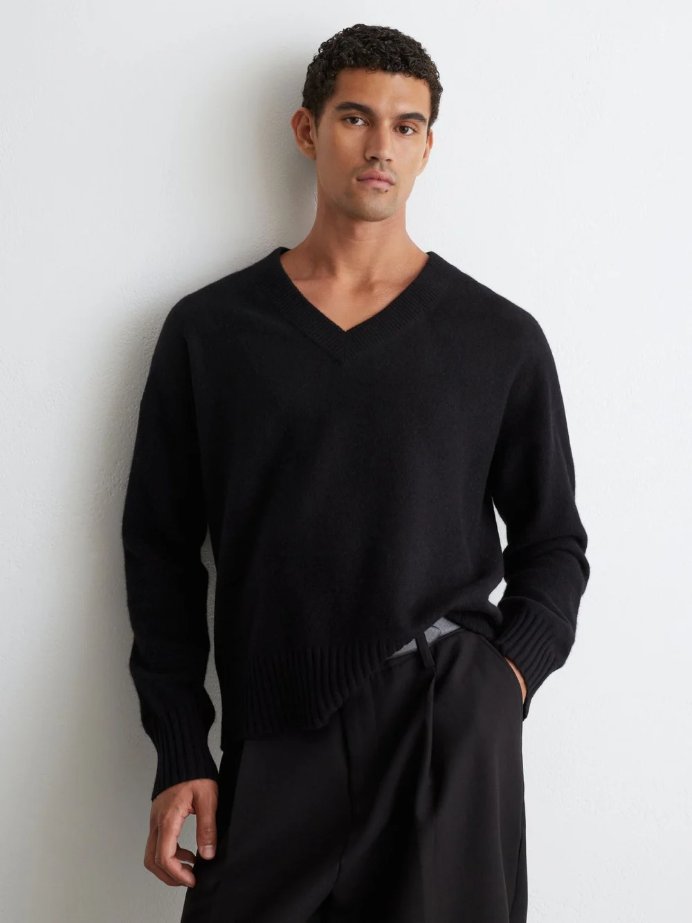 Reiss Black Wool-cashmere V-neck Jumper