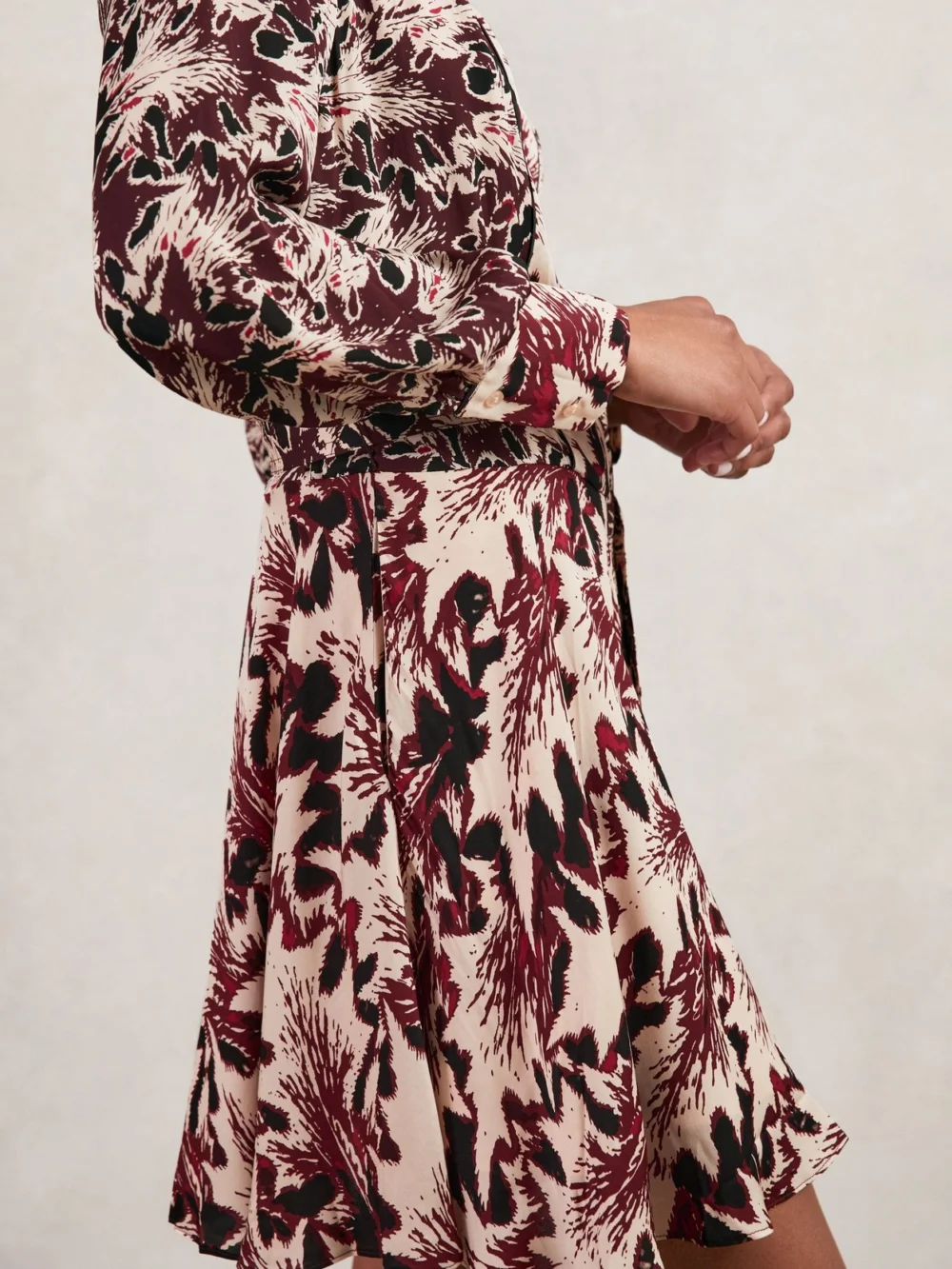 Reiss Burgundy & Cream Printed Tie Waist Flippy Mini Dress, view 4