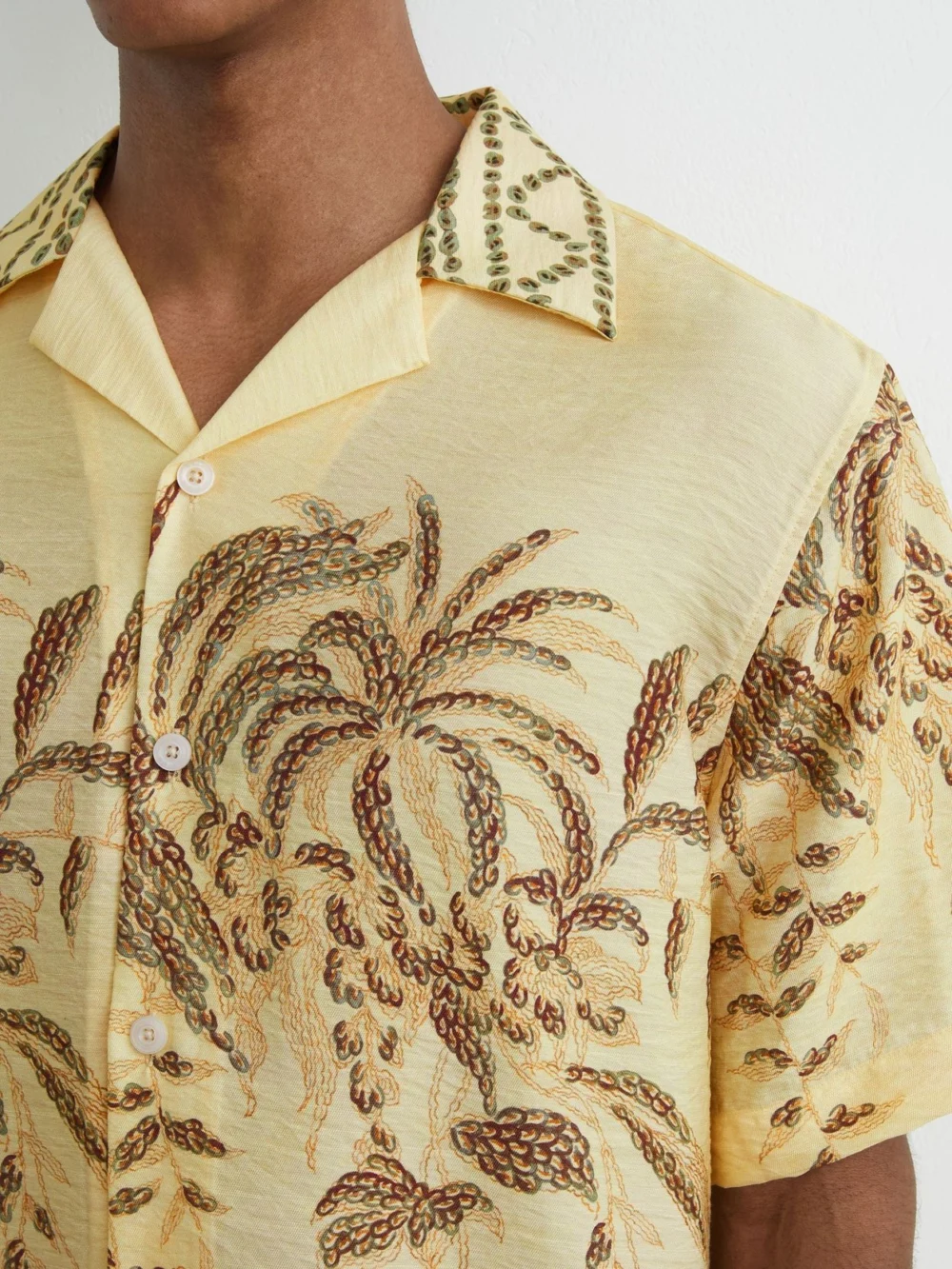 Reiss Camino Men's Yellow Palm-print Cuban-collar Shirt, view 3