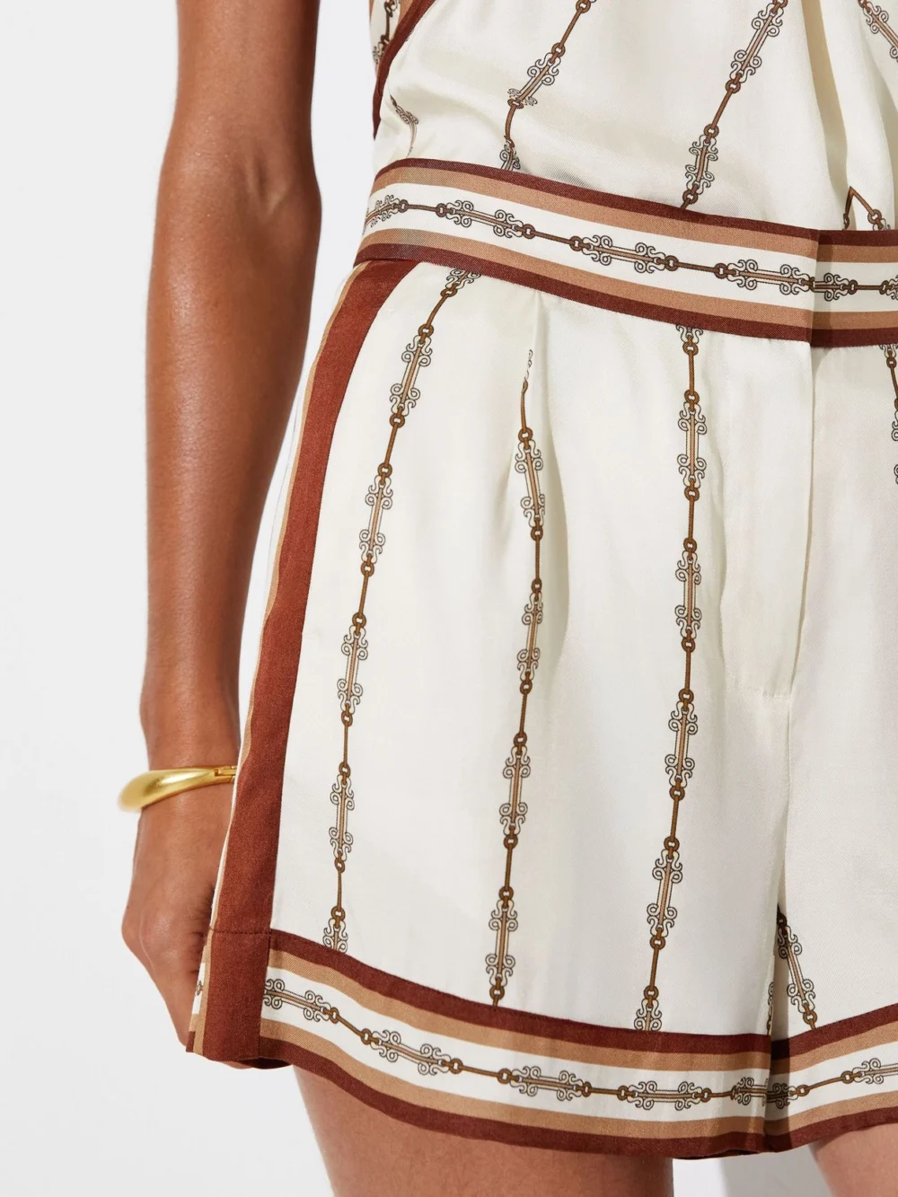 Reiss Chain-print Shorts in ivory
