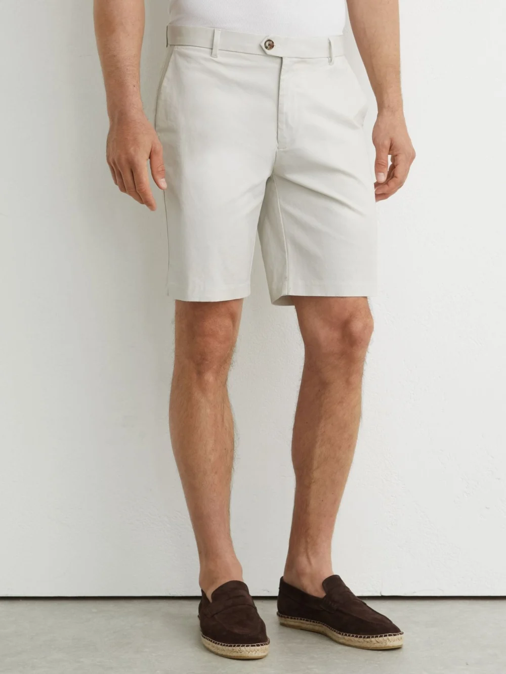 Reiss Chalk Regular Length Cotton Chino Shorts with Stretch, view 3