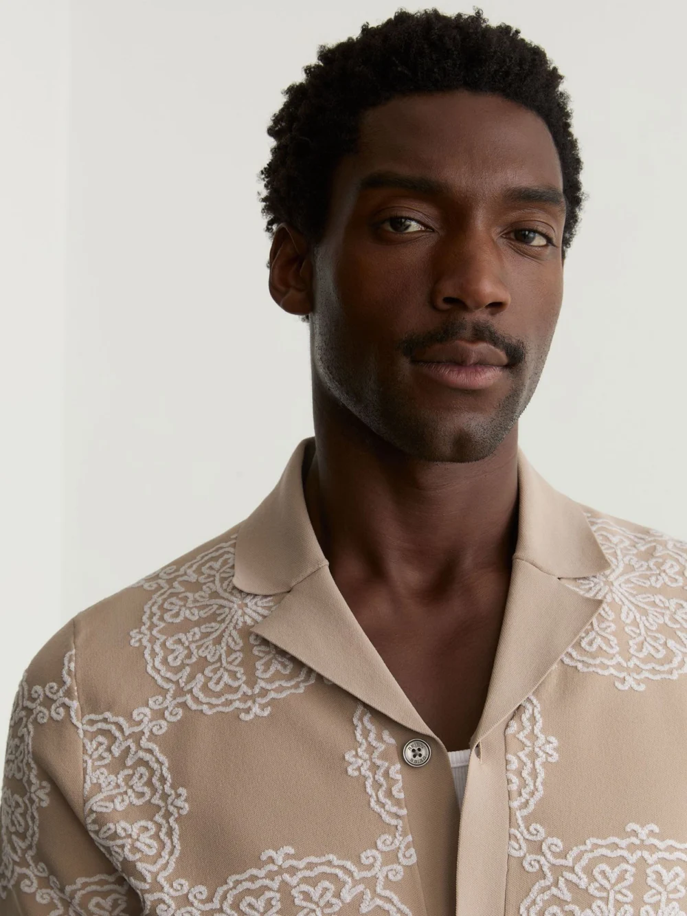 Reiss Champagne & White Jacquard Knit Cuban-collar Shirt, view 4