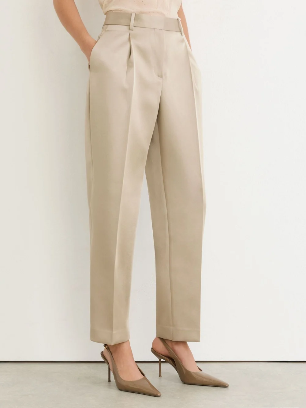 Reiss Champagne Neutral Ellen Satin Single-pleated Trousers, view 3