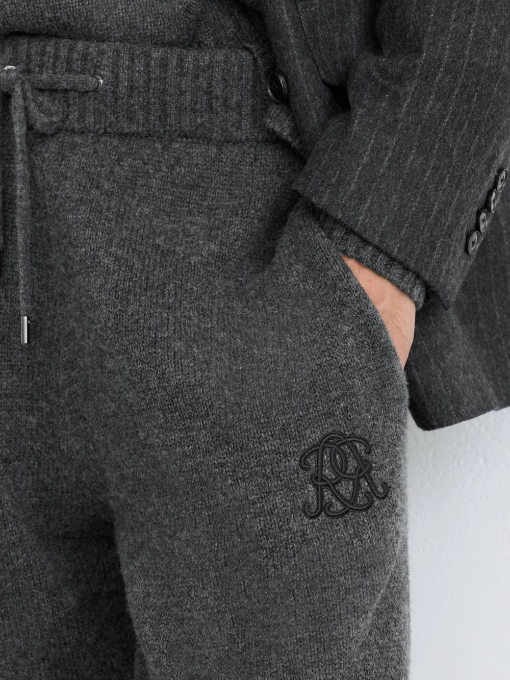 Reiss Charcoal Grey Monogram Wool Relaxed-fit Knitted Joggers, view 3