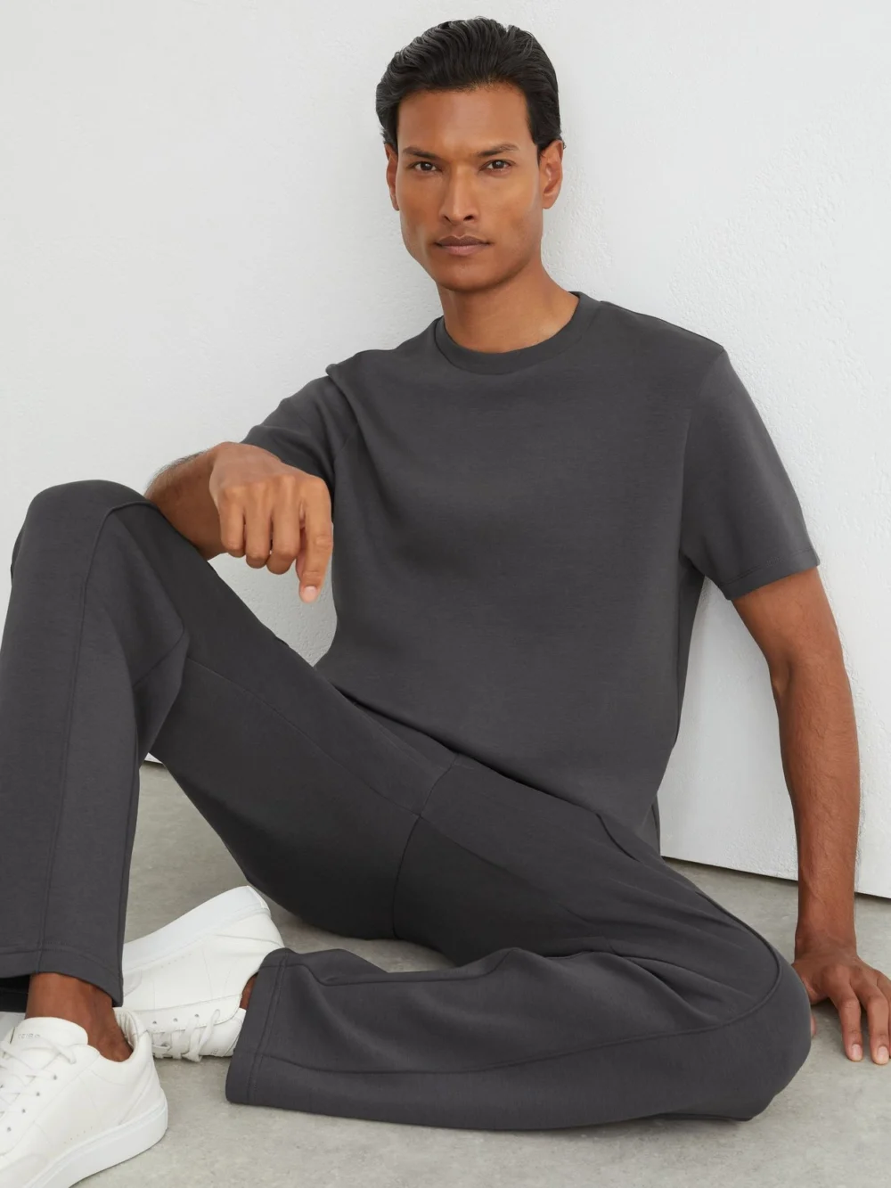 Reiss Charcoal Grey Sueded Interlock Jersey Modern-fit T-shirt, view 4