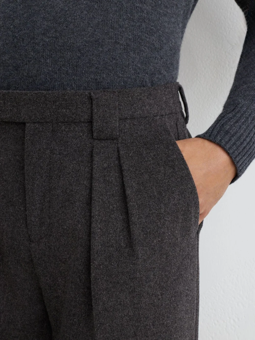 Reiss Charcoal Grey Wool-blend Flannel Relaxed-fit Pleated Trousers, view 4