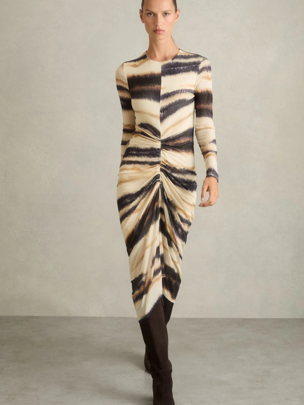 Reiss Cream & Navy Blue Abstract Print Jersey Ruched Dress in cream/navy