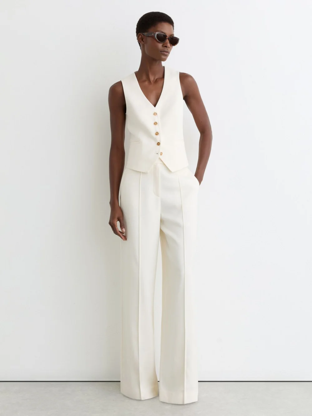 Reiss Cream Button-through Tailored Waistcoat, view 3