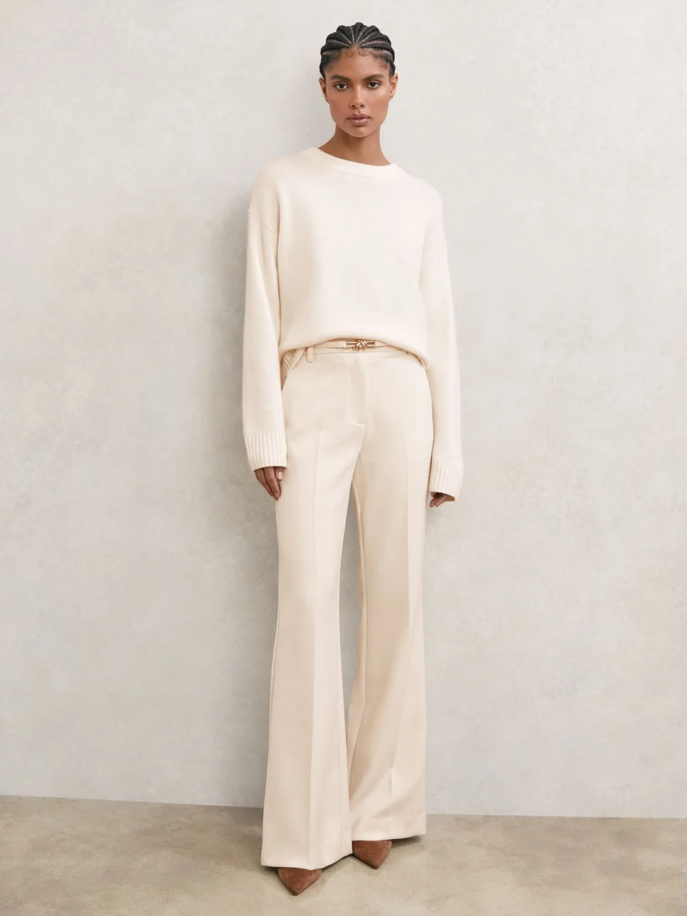 Reiss Cream Flared Knot-hardware Belted Trousers, view 5